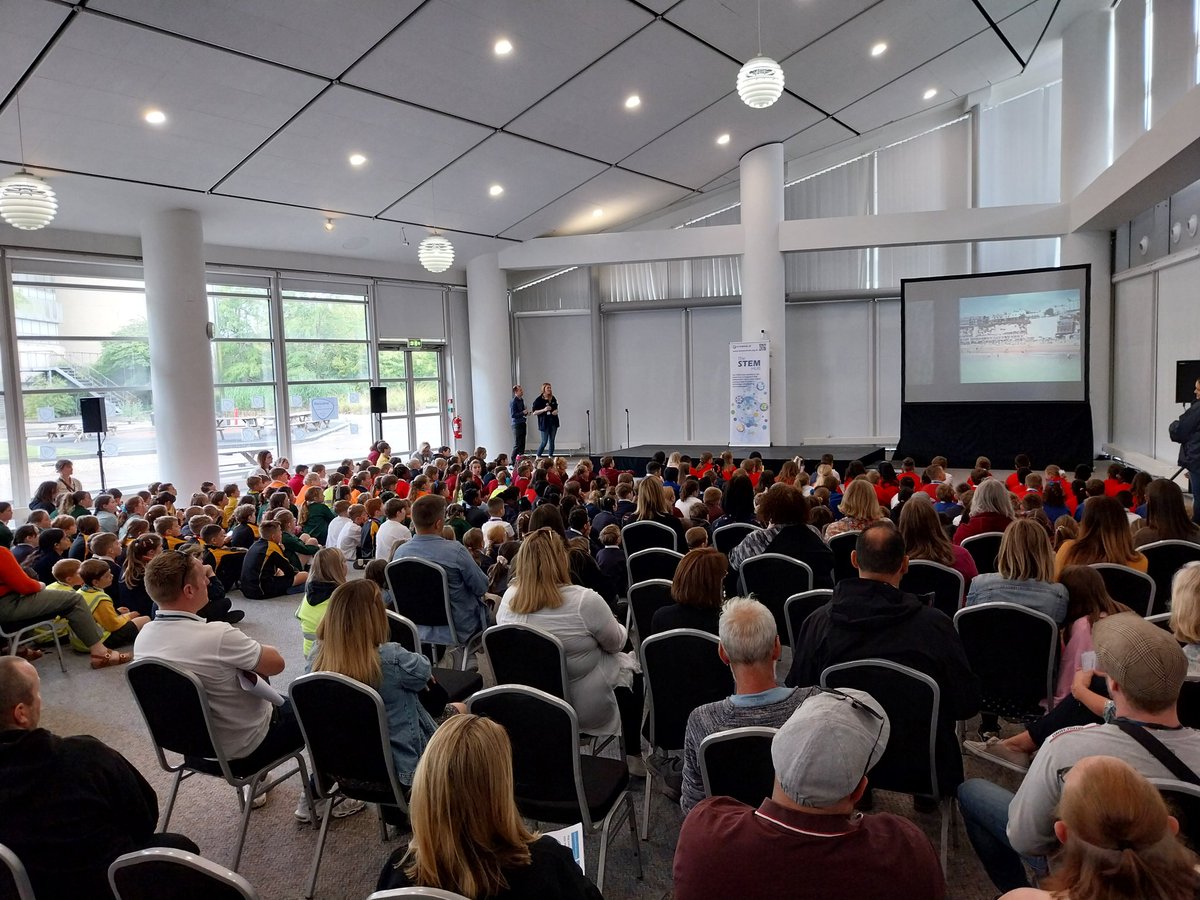 STEMLearning_AS's tweet image. Delighted to be @STEMHUB_SE  led @STEMAmbassadors supported Great Science Share, an #impact intervention for #Primary pupils asking a #Science question &amp;amp; then #research answers , for example a better way to germinate a sunflower seed to #Physics soundproofing @discoverypark_