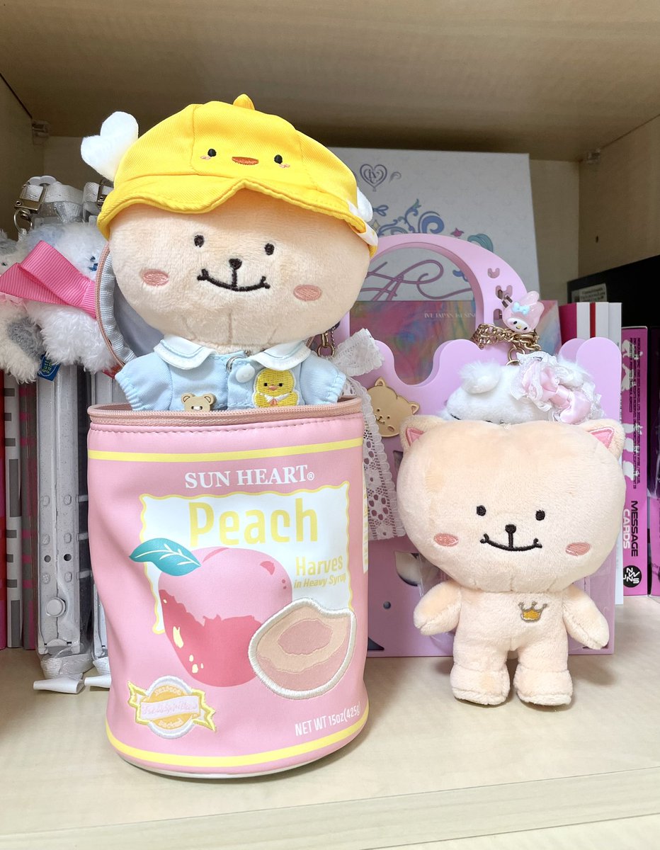 MELODYpt0408's tweet photo. What's inside a can of peaches?🍑🤭🐱
#Hwangminhyun #Hwangdo #황민현 #민현 https://t.co/A2Bcwsb4h1