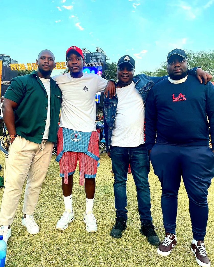 TheScientistsSD's tweet photo. Very chilled Sunday nemajita at Africas greatest festival. 🔥💯🤟🏽
#mtnbushfire2024 #bringyourfire #thescientistsdjs #afrohouse #dancemusic #AfroTech #threestep #edm #TechnicalPlay #mixtapeseason #newmusic #afrotechhouse https://t.co/LRYO0iVpJE