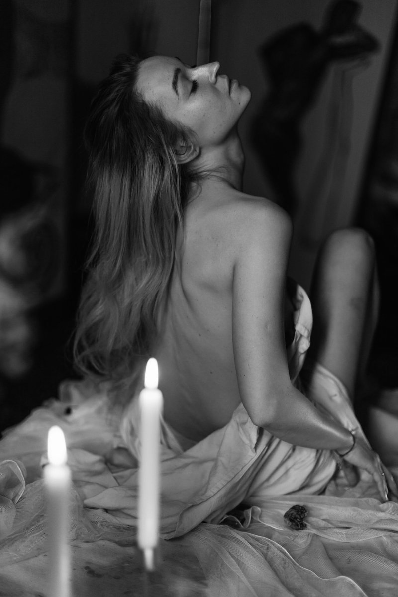 Quote yourself in b/w 🖤