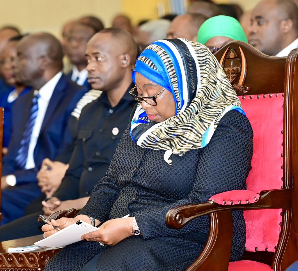 ikulumawasliano's tweet photo. Rais wa Jamhuri ya Muungano wa Tanzania Mhe. Samia Suluhu Hassan akiwa kwenye hafla ya kupokea Gawio na Michango kutoka kwa Mashirika na Taasisi za  Umma, Ikulu Jijini Dar es Salaam tarehe 11 Juni, 2024. https://t.co/29WOUrLtHQ