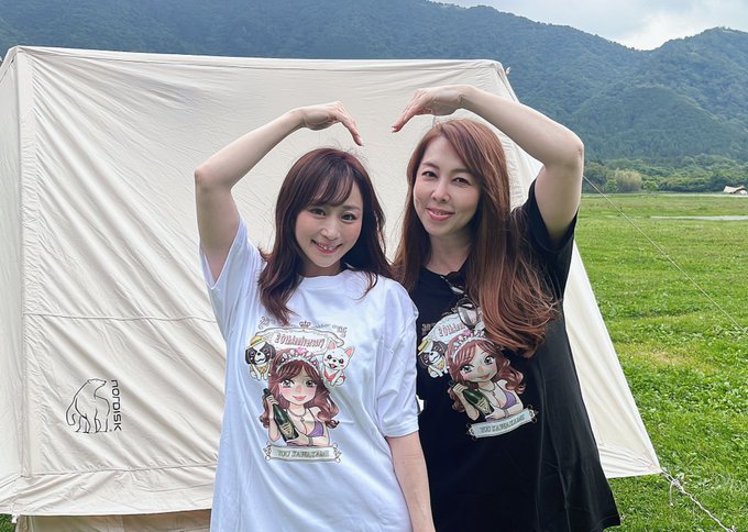 川上ゆう20周年記念Ｔシャツ シール付きで税込5000円‼️白黒カラー100枚限定。  川上がデザインしたメルサムＴはシール付きで4000円‼️グレーカラー30枚限定。  お取り置き不可😎 https://t