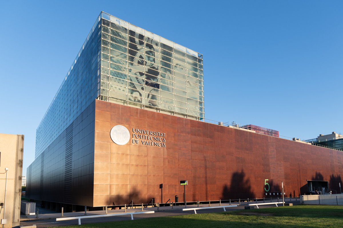 UPV's tweet photo. 🏅 La Universitat Politècnica de València (UPV), reconeguda com la millor universitat d'Espanya a l'@u_ranking ➡ https://t.co/69cL6eNNWQ https://t.co/wde0PcC6CR