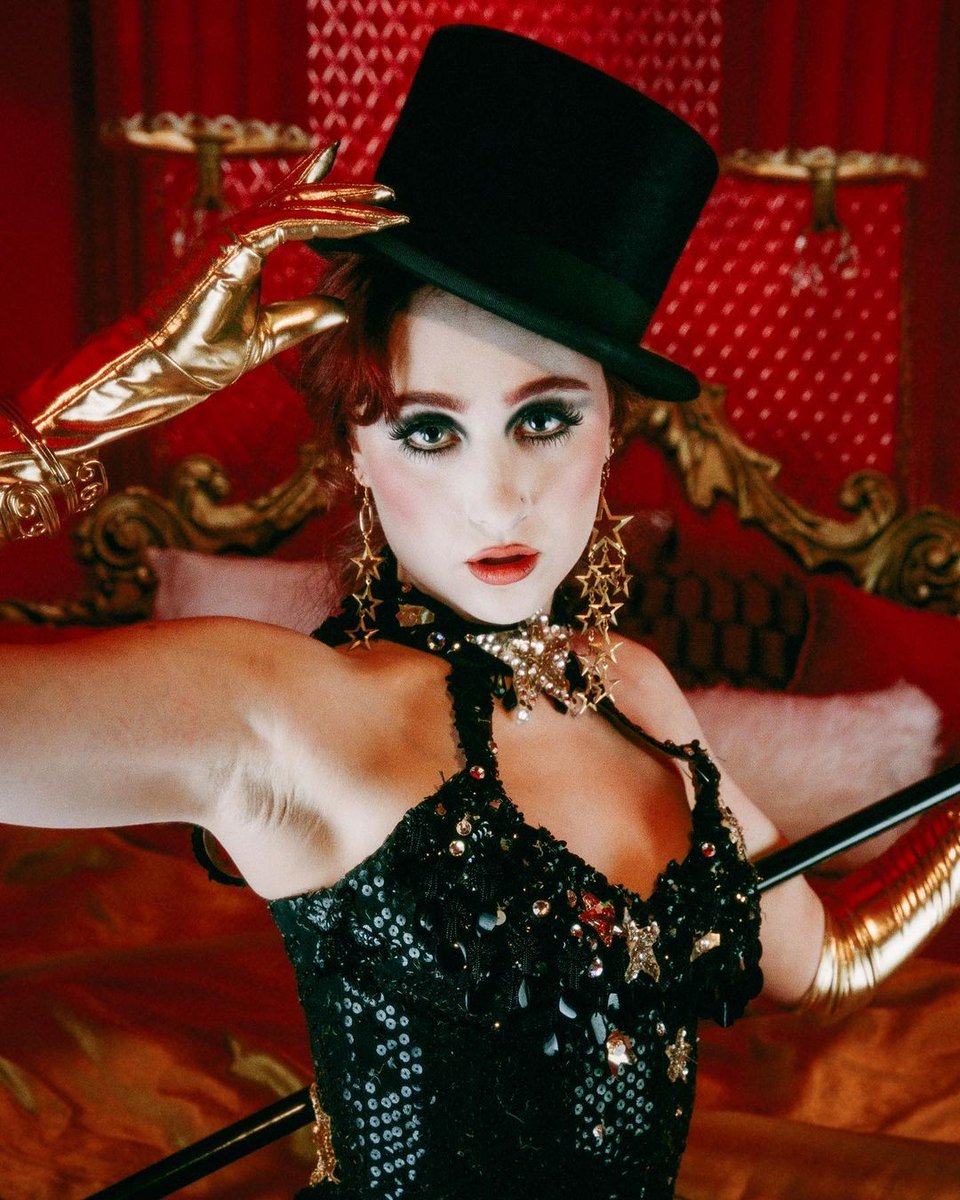 Chappell Roan's "Red Wine Supernova" makes its first ever appearance on the global Spotify chart at #173 with 1.314 million streams.

Over an entire year after release.