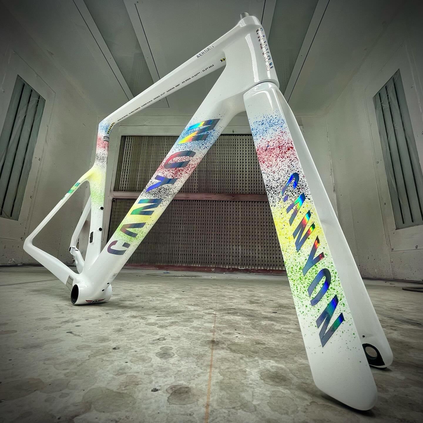 Luka Ronald Lukacs on X More details of the new paint job on Mathieu van der Poel s world champion bike that will be seen first time publicly at the Tour de France