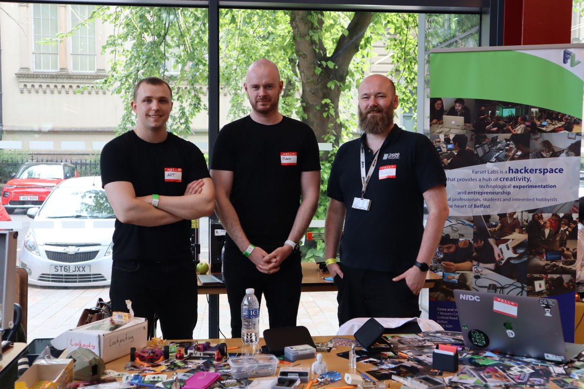 FarsetLabs's tweet photo. This weekend, 15th - 16th June 2024, we're heading to Q-Con! 
Our hackerspace will have 2 stalls in the Students' Union. We'll be there for the full day, on both days!
Hacker BattleBots
3D Printing 
and more!

Come down and say hi! 
Here are some pictures of our last visit! https://t.co/wmPnjUH7U5