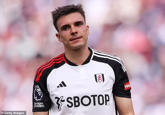 MouayedKor57308's tweet photo. Bayern Munich continue discussions with Fulham over Joao Palhinha, after the Premier League club rejected a £30m last week for their defensive midfielder

The West London club believe that the fee is too low, but the Germans remain hopeful of reaching an agreement.

#Bayern https://t.co/mSCb0tiPGK