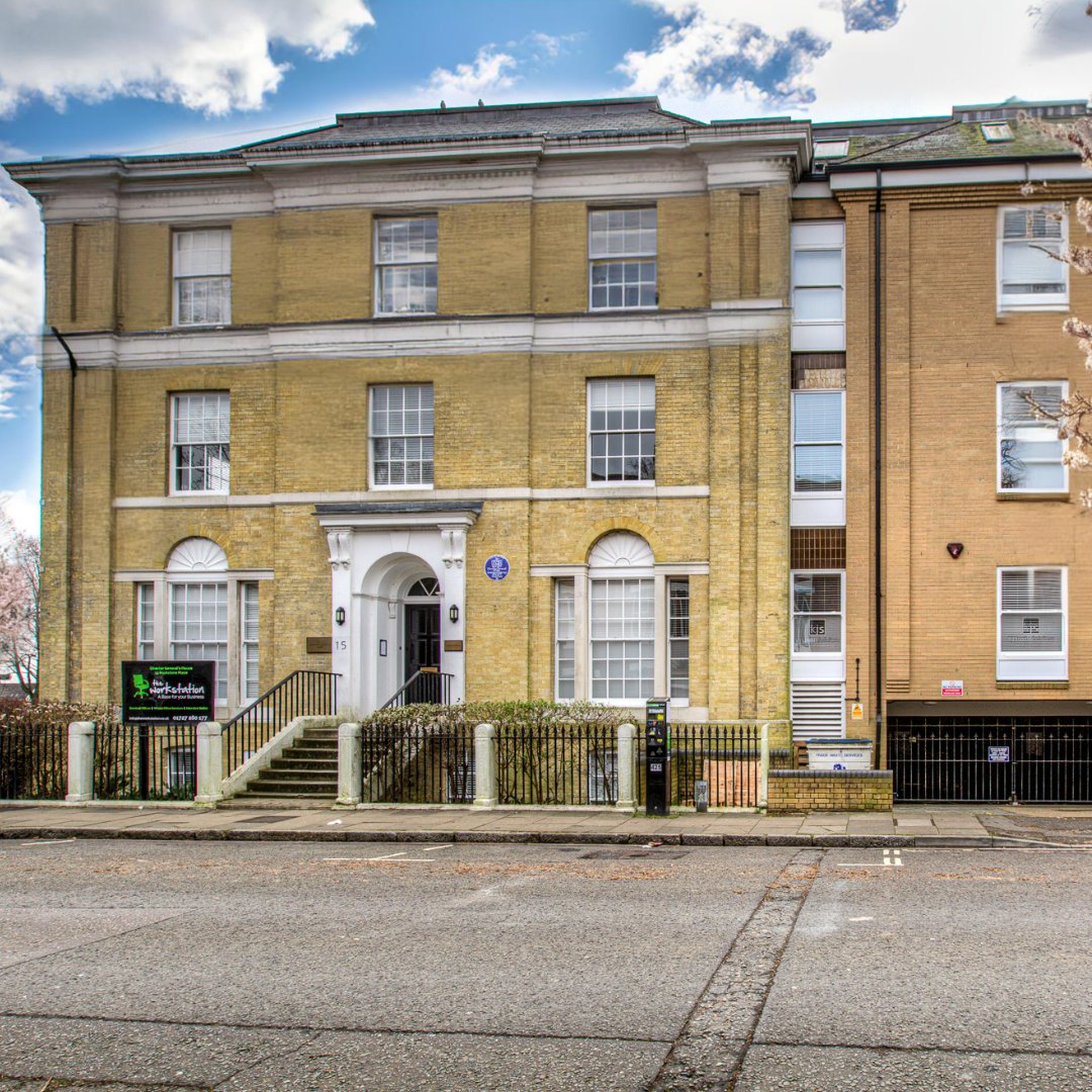 Have a client meeting and want to host in a prestigious location?  The Consultants Suite is available to book at Director General's House. Booking here - theworkstation.simplybook.it/v2/#book/locat…
#SouthamptonBusiness
#SouthamptonMeetings
#SouthamptonSpaces