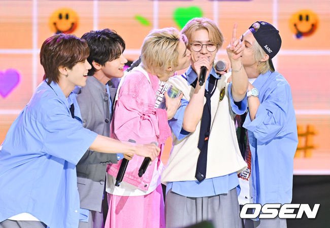 weishnvie's tweet photo. happiness looks so good on you my wayv 🤍 https://t.co/9tcRyoDUpb