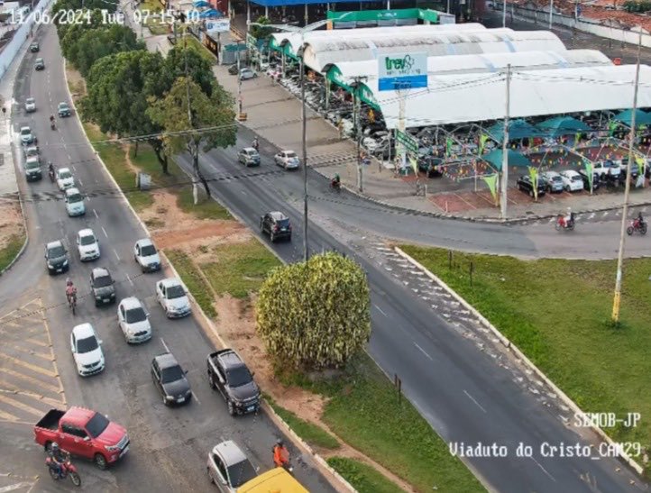 ExpeditoFilho's tweet photo. (07h22) Viaduto do Cristo com boa fluidez nos acessos para os bairros e Centro. https://t.co/xbsSSg9UwM