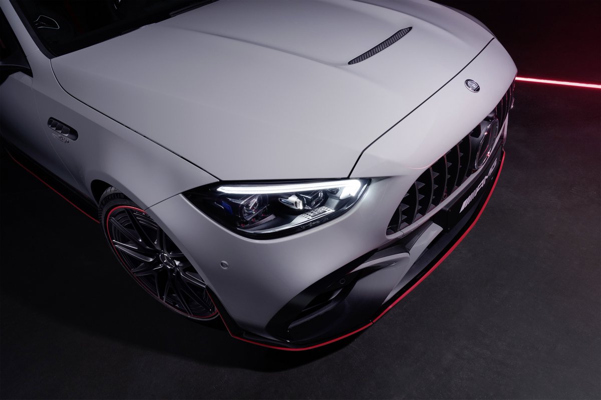 khuleonwheels's tweet photo. After announcing pricing for the new Mercedes-AMG C63 S E Performance, Mercedes Benz SA introduced an “F1 Edition”. The unique saloon will set you back an eye watering R2,776,800. See more details here: https://t.co/n5VMYcn8s5
#MercedesBenzSA #C63S #EPerformance https://t.co/xxhWBMDO7h