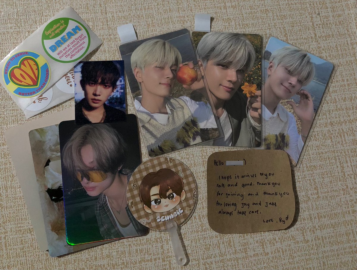 msjjong's tweet photo. •:*¨༺ #lovery ༻¨*:•

received these jay photocards! ✩

aaahhh i thought the free claim is one pc lang huhu but tatlong jay yung umuwi 🥹

thank youu so muchhh, ry! • @heeseaia • let's interact moreee! 🫶

: ̗̀➛ #love_msjjong ♡︎ https://t.co/9CdqYbSxRj