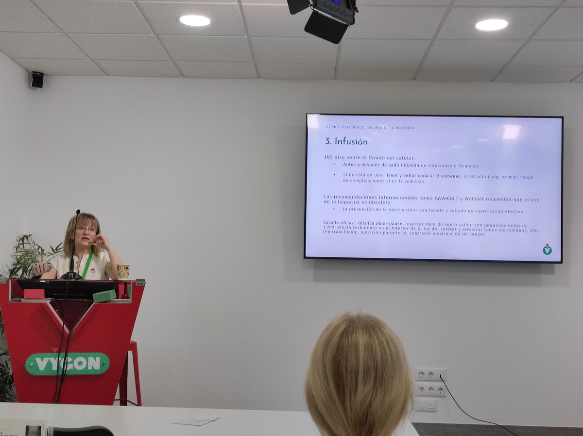 Repetid conmigo: No más heparina en los puertos implantados, es una práctica obsoleta.
<a href="/maiteparejo/">Maite Parejo</a> en @vygon_es citando a los grandes: #gavecelt <a href="/WoCoVA/">WoCoVA</a> y nuestro admirado Pittiruti.