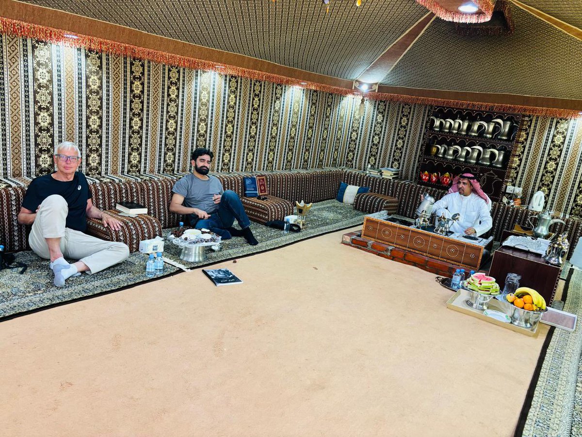 event_feed1's tweet photo. زار الباحث في جامعة #نيويورك UNY مارسيل كوربرشوك وزميله من كلية الفنون عمير بلال . الأستاذ: نزال السعيّد في #الودي بمدينة #حائل  بعد إنهاء بعض الأعمال الأدبية المشتركة . https://t.co/cXPrXUPchK