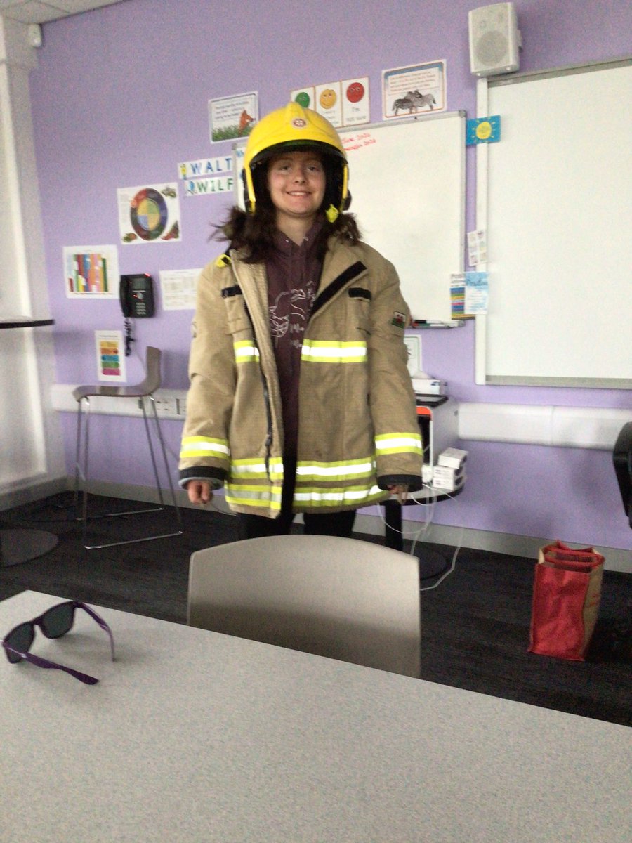 TirMorfa's tweet photo. Crucial Crew came to school to chat to us. They were the Fire Service, Spectrum, Network Rail, St John’s Ambulance, Wales and West Utilitiesand RNLI. It was very interesting and informative #ytmfamau #ytmlit #ytmwellb https://t.co/xTzyYW7J0d