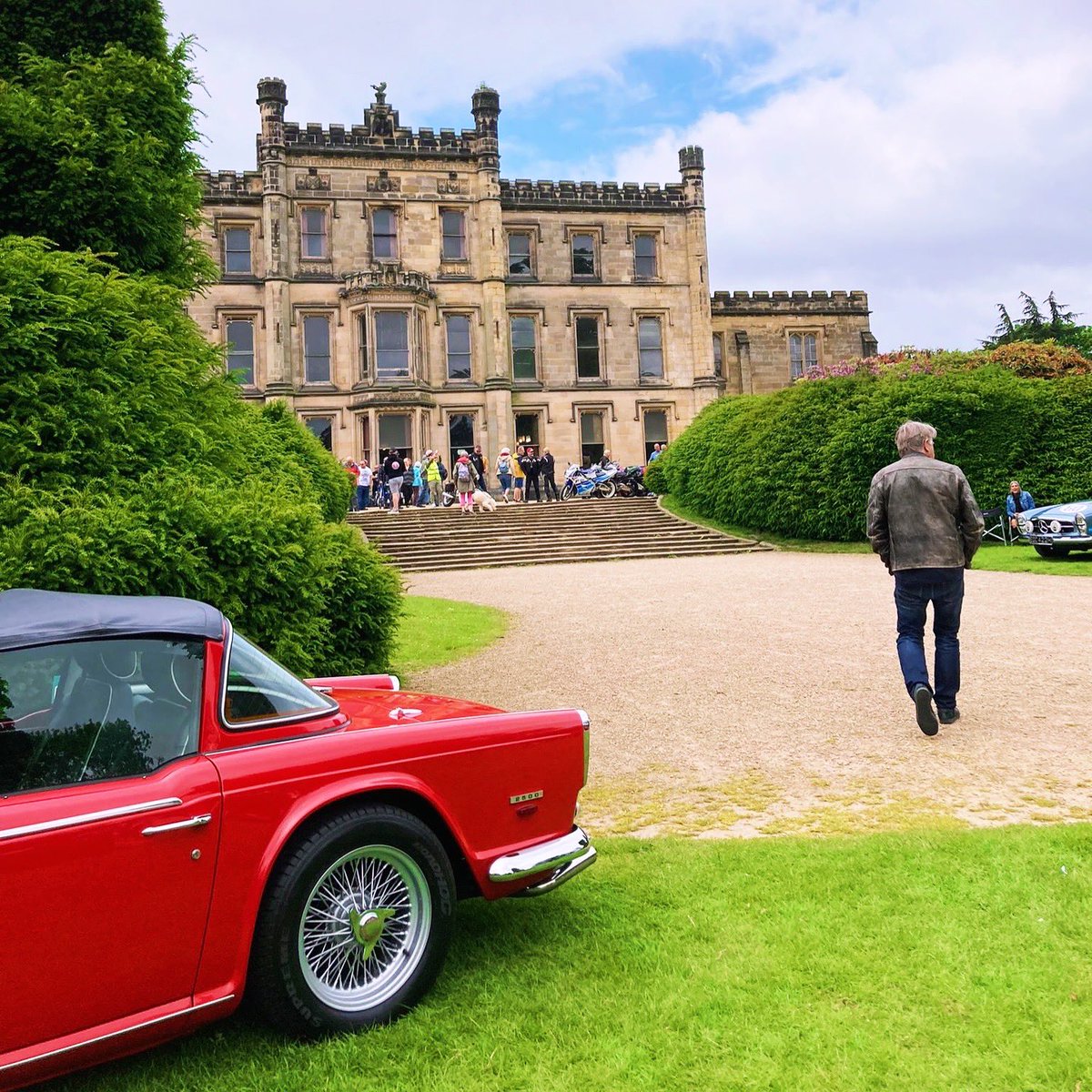 Can we take a moment to appreciate <a href="/Clique53VW/">Clique53</a> for their incredible support at the event at Elvaston Castle? Their generosity and dedication are truly inspiring. They also raised £80 for the Food Bank during the event. 🫶🏼 We also want to extend our gratitude to Bug Barn