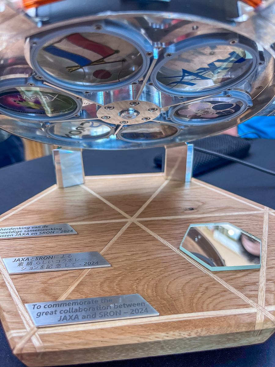 SRON Space Research (@sron_space) on Twitter photo (2/2) The <a href="/SRON_Space/">SRON Space Research</a> engineering team prepared this gift to the <a href="/JAXA_jp/">JAXA(宇宙航空研究開発機構)</a> <a href="/JAXA_en/">JAXA(Japan Aerospace Exploration Agency)</a> <a href="/ISAS_JAXA/">ISAS(JAXA宇宙科学研究所)</a> delegation, a model of the filter wheel that we developed for the <a href="/XRISM_jp/">XRISM</a> X-ray mission. (2/2) The <a href="/SRON_Space/">SRON Space Research</a> engineering team prepared this gift to the <a href="/JAXA_jp/">JAXA(宇宙航空研究開発機構)</a> <a href="/JAXA_en/">JAXA(Japan Aerospace Exploration Agency)</a> <a href="/ISAS_JAXA/">ISAS(JAXA宇宙科学研究所)</a> delegation, a model of the filter wheel that we developed for the <a href="/XRISM_jp/">XRISM</a> X-ray mission.
