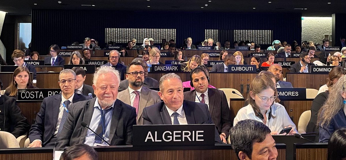 ambalgerieparis's tweet photo. L'#Algérie élue, ce jour, au Comité intergouvernemental de @UNESCO pour la sauvegarde du #PatrimoineCulturelImmatériel. Reconnaissance de l'engagement historique 🇩🇿 à promouvoir &amp; sauvegarder le patrimoine culturel immatériel dans le monde. #UNESCO #PatrimoineDz #AlgerianHeritage https://t.co/p08BCu9np2