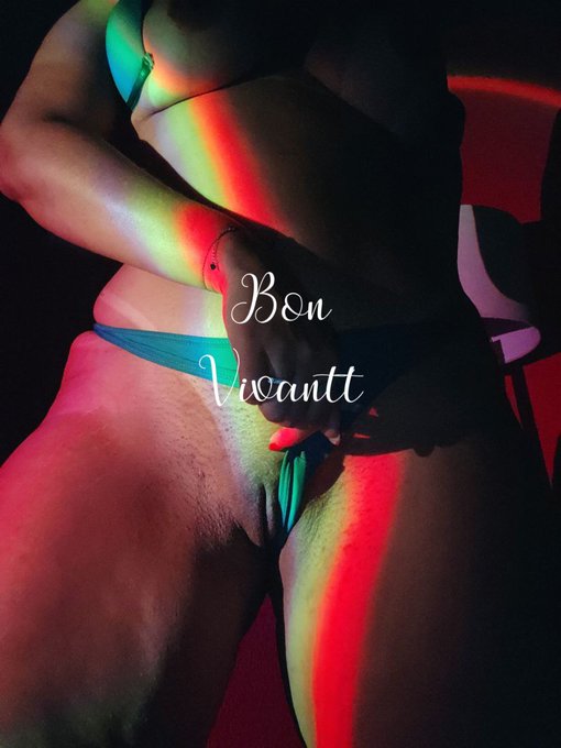 Posso realizar seus desejos ? https://t.co/jws56H2PFR