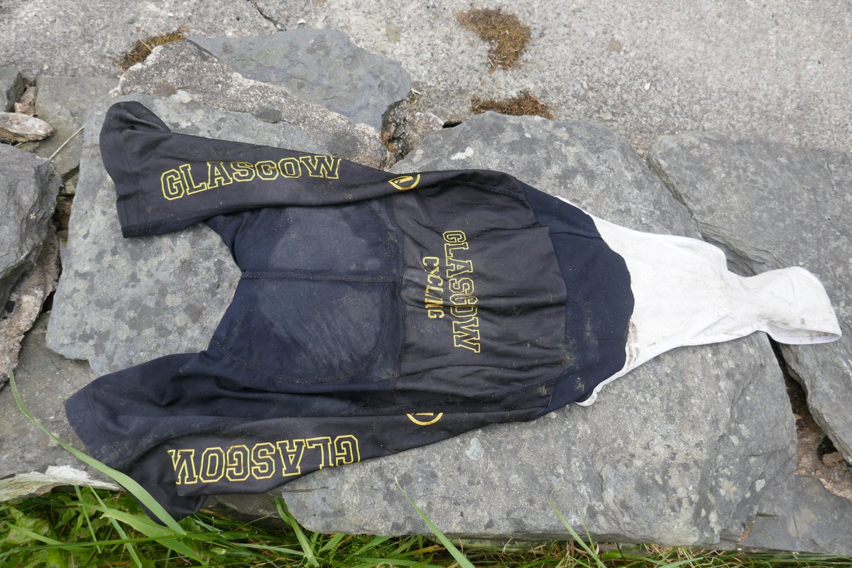 TheLengthsman's tweet photo. I find some weird things on the road when out working in #Lowick ~ this is a 1st !
Anyone else thinking there must be someone cycling back to #Glasgow from @UofGlasgow naked ?
If they see this get in touch and will post it back (washed) ๐ https://t.co/BvbS8yCIQn