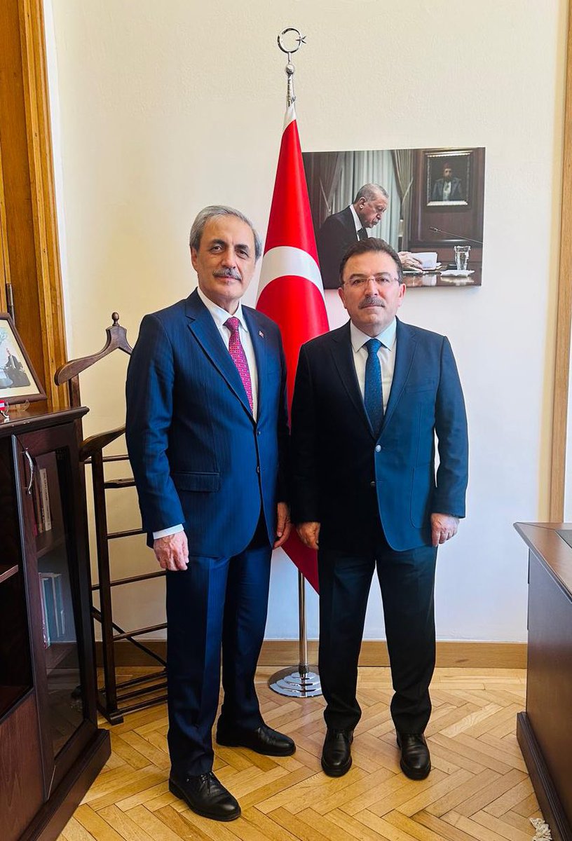 Selami__Altinok's tweet photo. 📍TBMM

Gazi Meclisimizde ziyaretimize gelen 
Yargıtay Onursal Başsavcımız Sayın Bekir Şahin’e nazik ziyaretlerinden dolayı teşekkür ederim. Türkiye Yüzyılı hedefleri doğrultusunda, Ülkemiz ve Aziz Milletimiz için çalışmalarımıza ilk günkü aşkla devam edeceğiz. https://t.co/sejLYnir2z