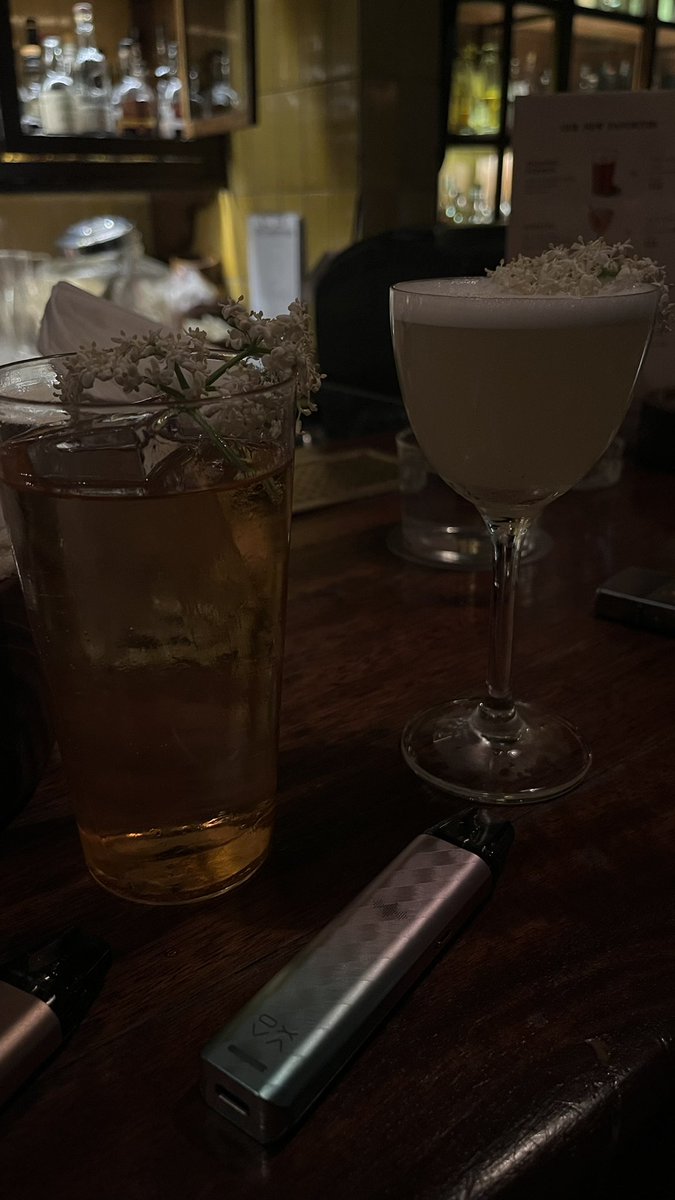 ChillingCpl's tweet photo. Another girl's time @ TCC 🥂✨ https://t.co/IdtXx1YGRg