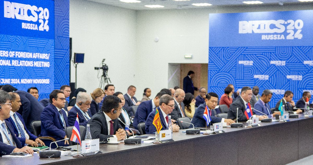 En Reunión Ministerial #BRICS, expresé coincidencia de #Cuba con países miembros en importancia y necesidad de continuar fortaleciendo integración y cooperación, sobre base del multilateralismo y respeto a diversidad, en pos de orden internacional justo, democrático y equitativo.