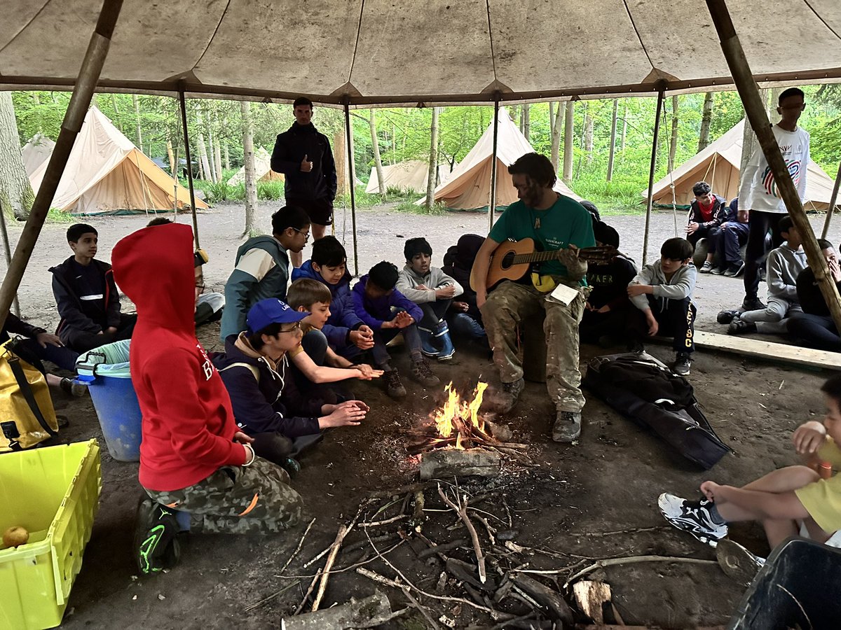 MissFBrett's tweet photo. @DartfordGS Evening entertainment last night at #DGSBushcraft #DGScreativityweek https://t.co/VYMGqKOF33