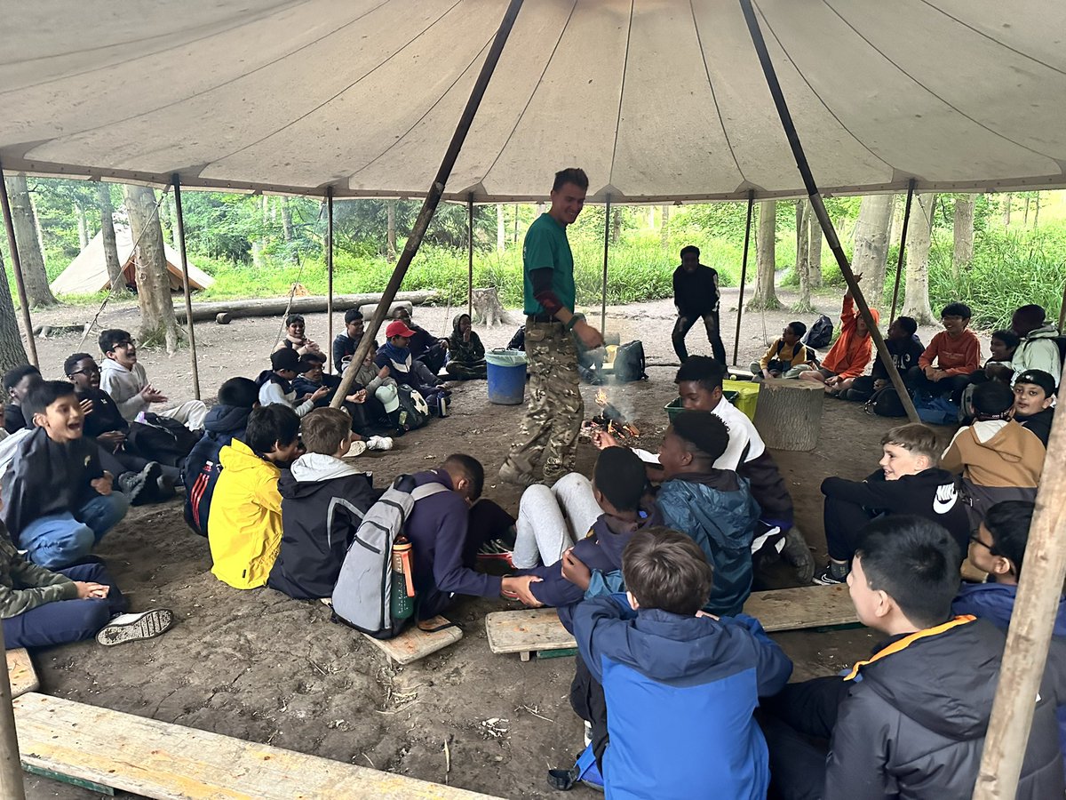 MissFBrett's tweet photo. @DartfordGS Evening entertainment last night at #DGSBushcraft #DGScreativityweek https://t.co/VYMGqKOF33
