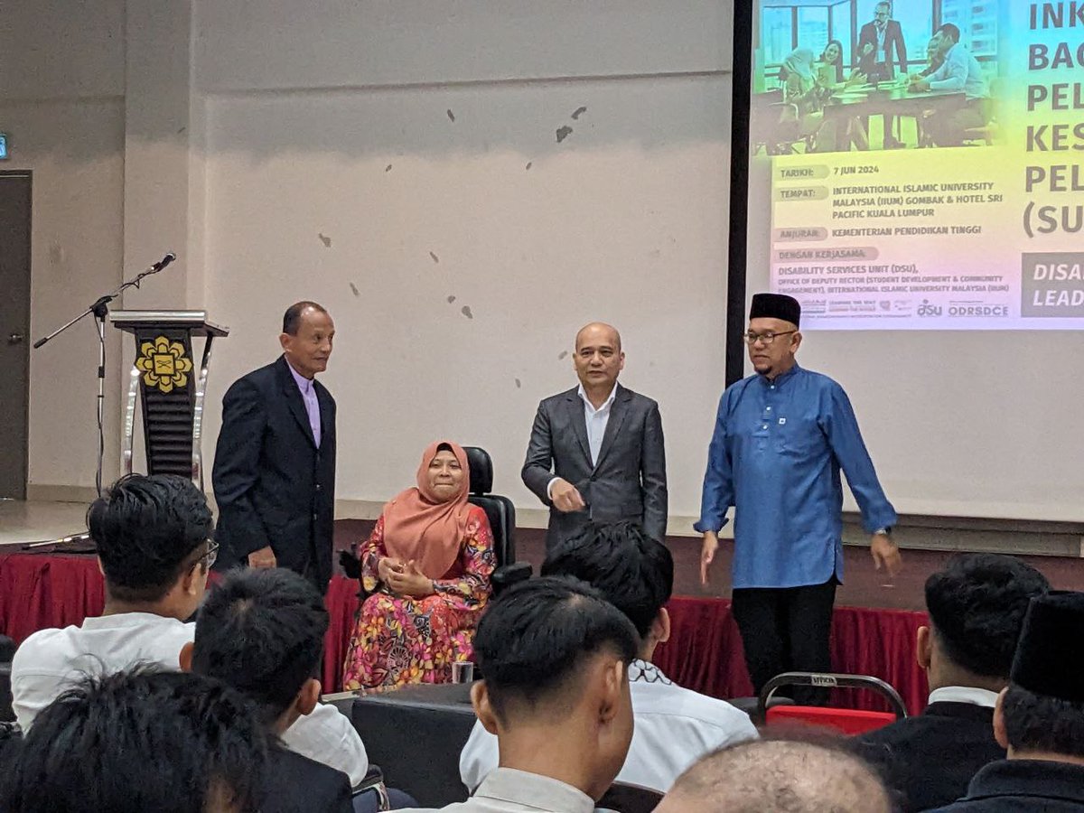 7 June 2024 | 30 Dhu'l-Qi'dah 1445H
The Ministry of Higher Education (MOHE) and the Disability Services Unit (DSU), IIUM recently organized a program titled Disability Equality Training and Inclusive Leadership.