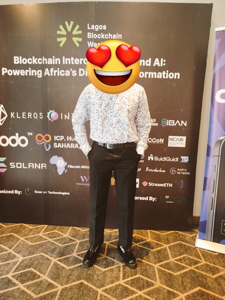 DUKETHAGREAT's tweet image. I&apos;m live at the Radisson Blu for the Blockchain Week 

DAY 2❤️ 

Basically here for @Ivy_Elebesunu&apos;s presentation themed: 

USING BLOCKCHAIN DATA TO DRIVE MARKETING STRATEGIES!

She delivered 💯 and represented @Felbeth_ excellently well!

#lagosblockchainweek @LagosBlockWeek