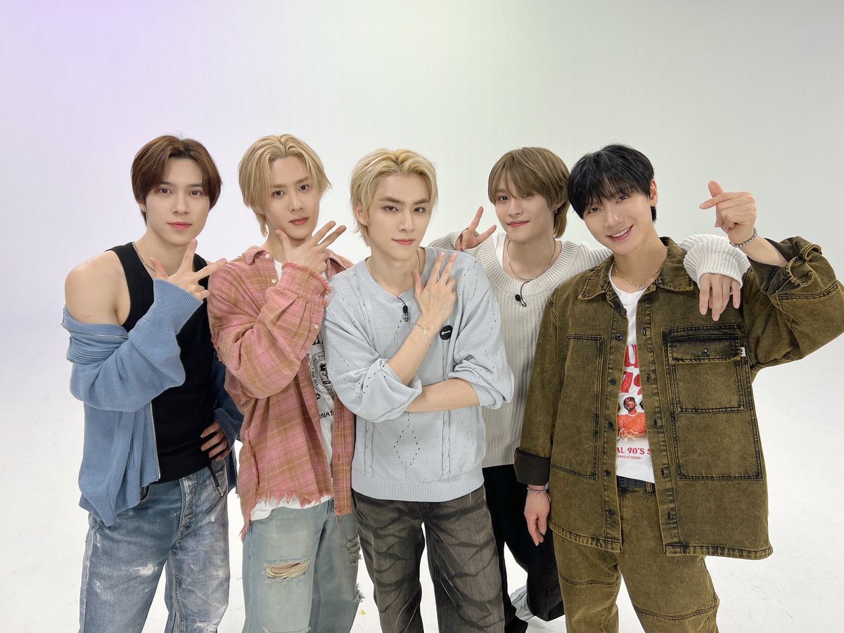 WayV tweet media