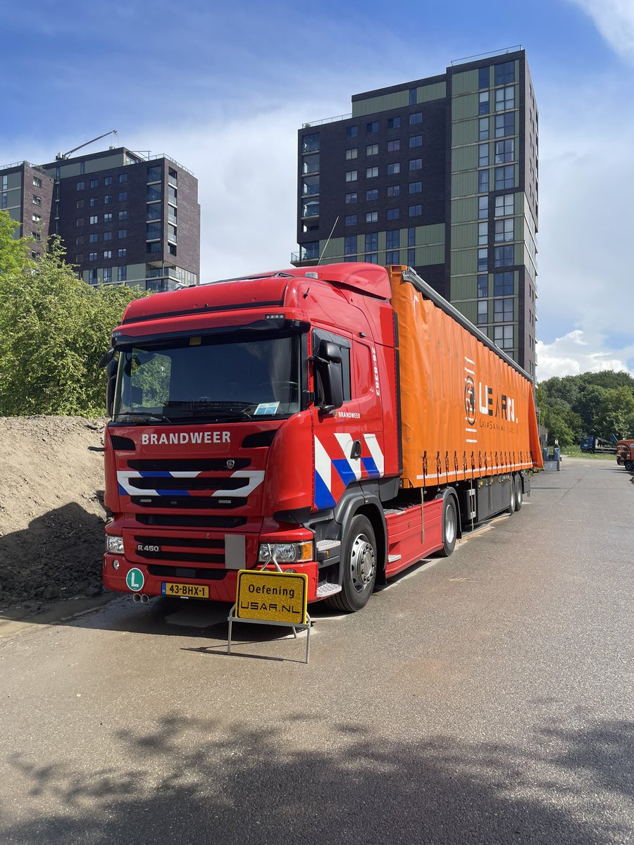 Ter voorbereiding van de herclassificatie usar-heavyteam ‘25 bereidt <a href="/USARNL/">USAR.NL</a> zich goed voor. Onder erbarmelijke omstandigheden werd door reddingsgroepen uit Haaglanden en Rotterdam-Rijnmond oa geoefend op stutten en schoren, maken van ‘clean cuts’ en werken met diverse materialen