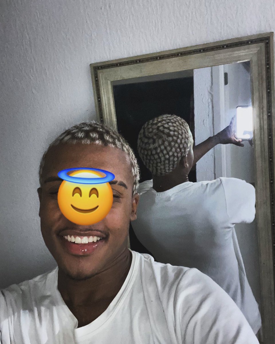 Um dia desses acordei olhei pro espelho e vi , meu anjo de costa pra mim... 🥈🎭💔🤹🏾‍♂️