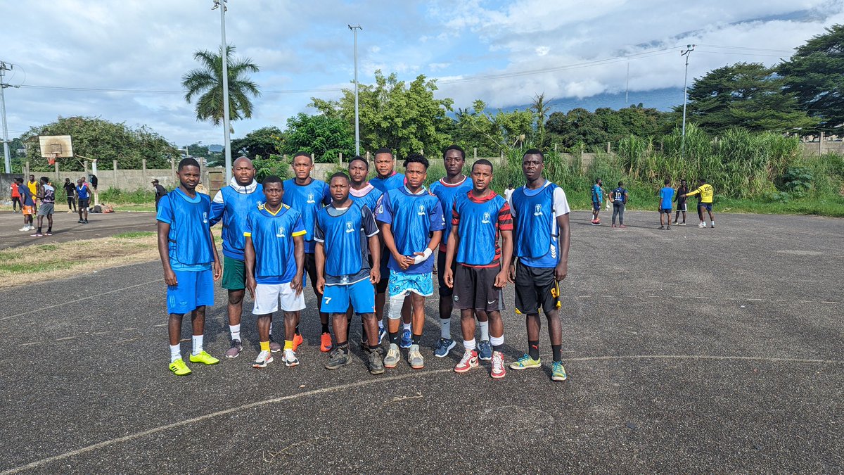 FakoX_FC's tweet photo. We welcomed a special member of #237X to our regular Monday futsal sessions yesterday.
Thank you for gracing us with your presence @Unku_Shaft
#FXFC. https://t.co/YRUhoSIXkj