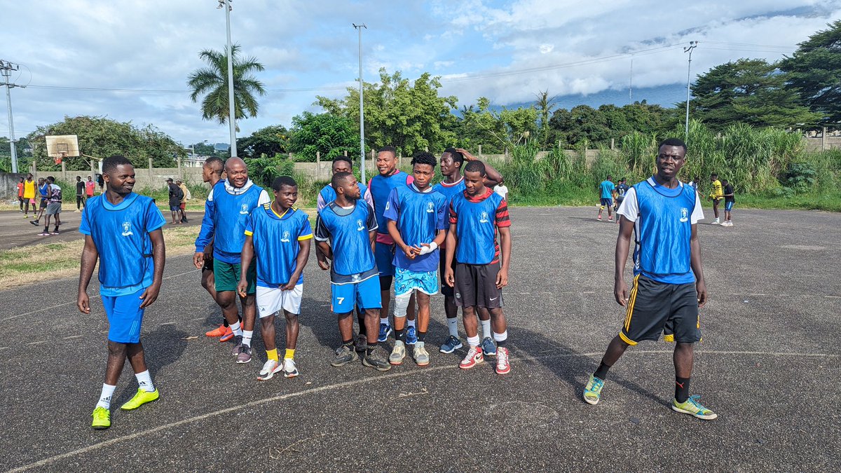 FakoX_FC's tweet photo. We welcomed a special member of #237X to our regular Monday futsal sessions yesterday.
Thank you for gracing us with your presence @Unku_Shaft
#FXFC. https://t.co/YRUhoSIXkj