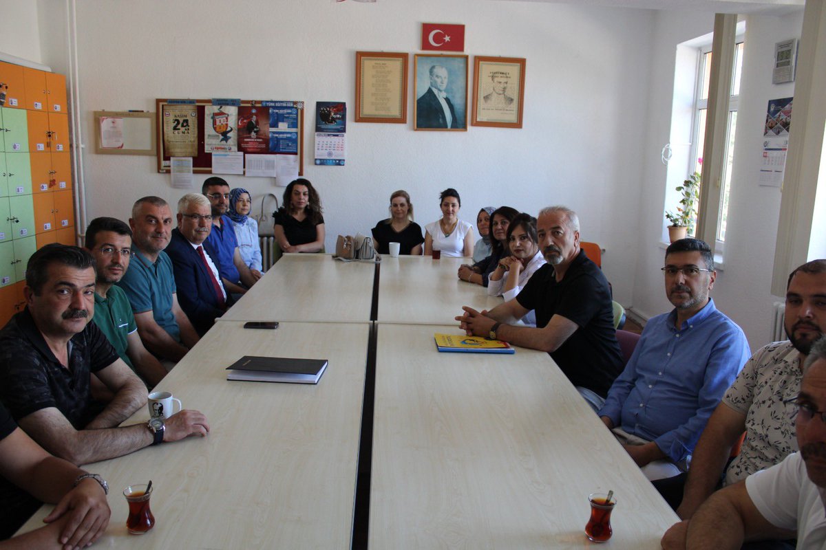 nevsehirmem's tweet photo. 🔹🔷GELECEĞİMİZE IŞIK TUTAN MAARİF AİLEMİZLE BİR ARAYA GELMEYE DEVAM EDİYORUZ

👉🏻 https://t.co/uW5abWsZSf

@tcmeb @Yusuf__Tekin 
@nevsehirvalilik @ValiFidan https://t.co/F6ZbJNgdvl