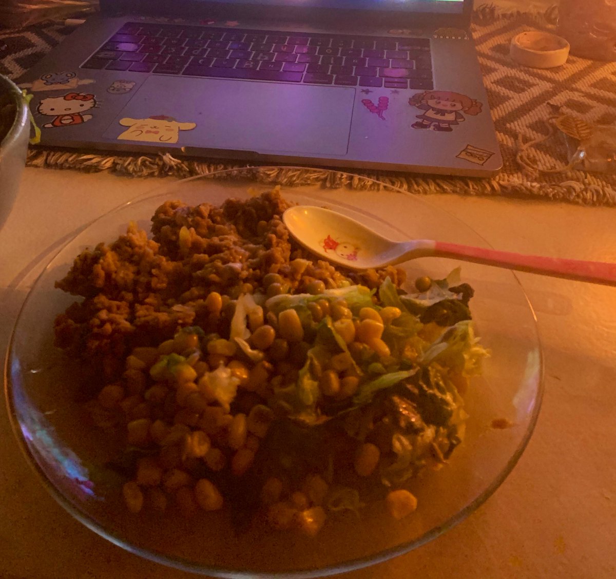 claviclae's tweet photo. dinner with gf !!! its like a soy meat protein thing w salad it was so yum https://t.co/qIyjOiCnCl