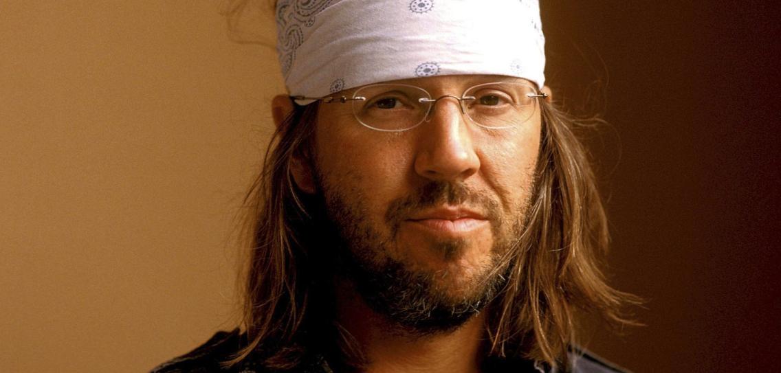 dany_bowen_'s tweet photo. when did billie eilish start dressing like david foster wallace https://t.co/mYATVsOakz