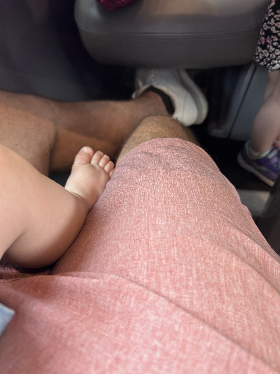 SimonMBeaulieu's tweet photo. @ESSTS_Tourette @ChristelleNlls @Natalia99510427 @AnnetHeijerman @Seonaidanderso2 @TTAGpatients @KJBinSTL @TGD_Information In the train from Rome. I guess we’re both stretching our legs! https://t.co/LsIgNW2pWq