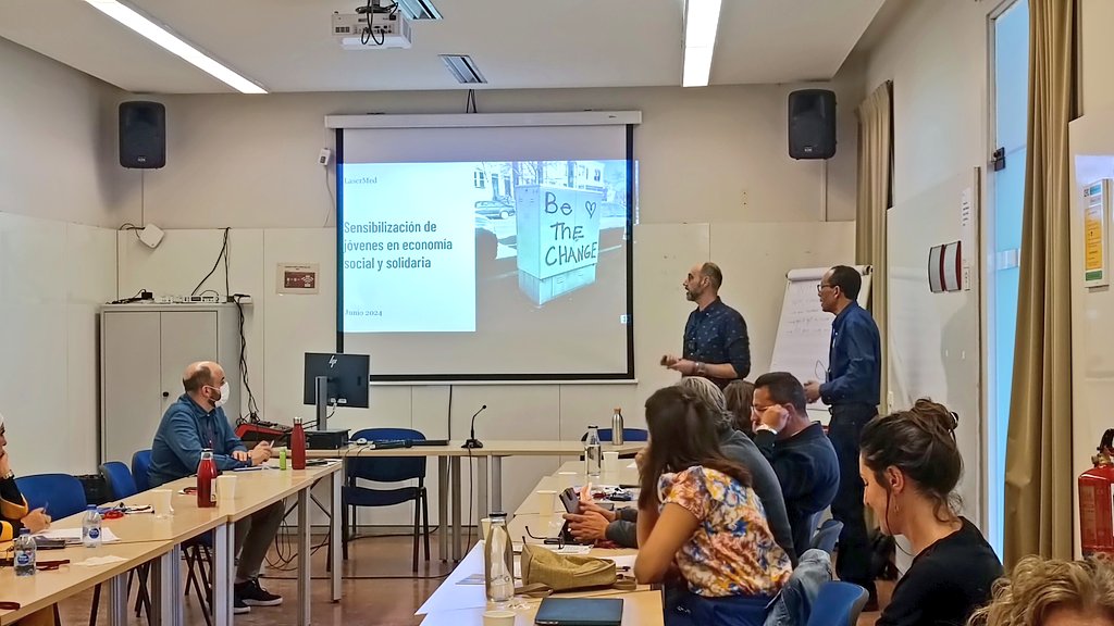 MedCities's tweet photo. @diba @intdiba @Pepbogota #LaserMedCommunity session goes on with the explanation of @diba about #environmental education, raising awarness among young people &amp; experiences of #social &amp; solidarity economy. We discussed which cases could apply to #LaserMed2024, considering competences of local councils. https://t.co/cMu1AOM44o