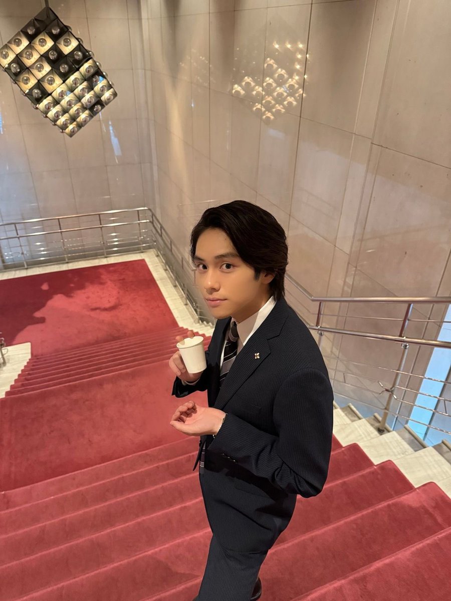 ◤最終話𝟔月𝟏𝟔日日曜よる𝟗時 ◢

色んな角度からの菊池検事（#山下幸輝 ）⚖️

　　🎶正面で見ても
　　　　　横から見ても
　　　　　　　上から見ても
　　　　　　　　　　　いい男🎶

#アンチヒーロー 最終回は25分拡大SPです！
是非最後まで見届けてください📺🪬

#日曜劇場 #tbs