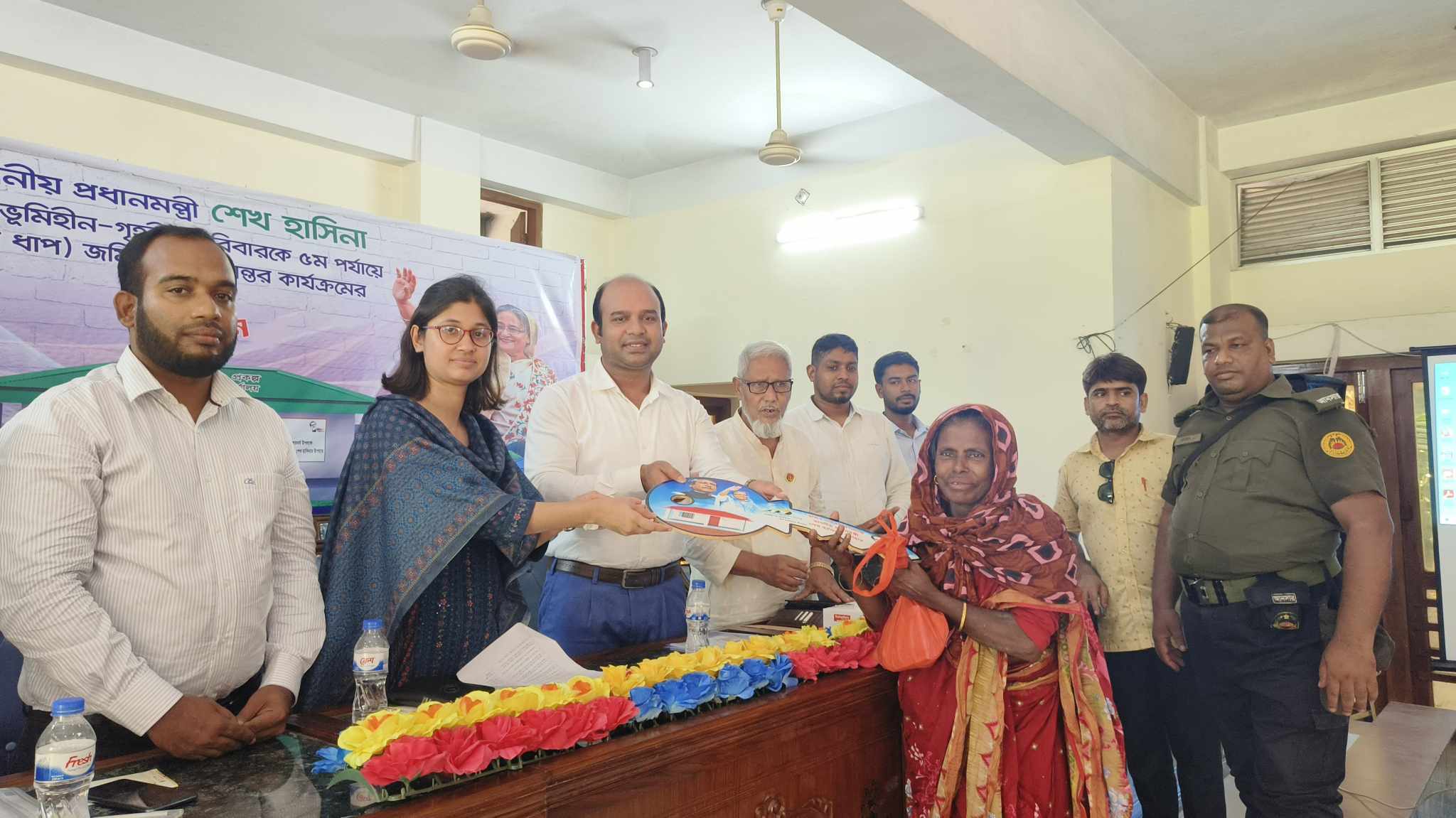 শার্শায় ভূমিহীন-গৃহহীন পরিবারকে জমি ও গৃহ হস্তান্তর কার্যক্রমের শুভ উদ্বোধন
