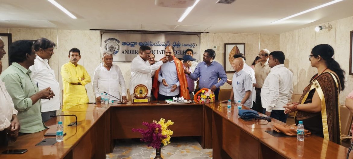 ManiNaiduAAP's tweet photo. Andhra association felicitated Shri K . Appala Naidu newly elected M P from Vijayanagaram (AP). Your relation with us is very old but Despite the heights you have reached, you have remained the same humble, down-to-earth individual we have always known. You have proven that it is possible to achieve significant milestones without losing touch with one's roots and values.
As you step into this new role, we have no doubt that you will continue to serve with the same dedication.@ncbn @aaddelhi