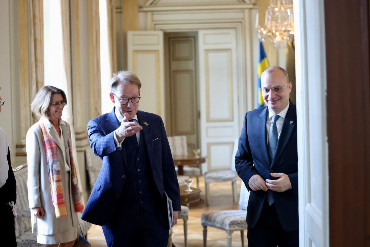 IgliHasani's tweet photo. Had an excellent meeting with my Swedish counterpart @TobiasBillstrom. We discussed our robust bilateral relations and explored opportunities to enhance economic, trade, and investment cooperation between Sweden and Albania.

Sweden is a strong advocate for #EU enlargement and Western Balkans integration. I conveyed Albania’s appreciation for Sweden's support and valuable technical assistance in this journey.

Aligned in our stance against Russian aggression and our support for #Ukraine, we will continue to collaborate closely as @NATO allies to strengthen security and stability.

🇦🇱🤝🇸🇪