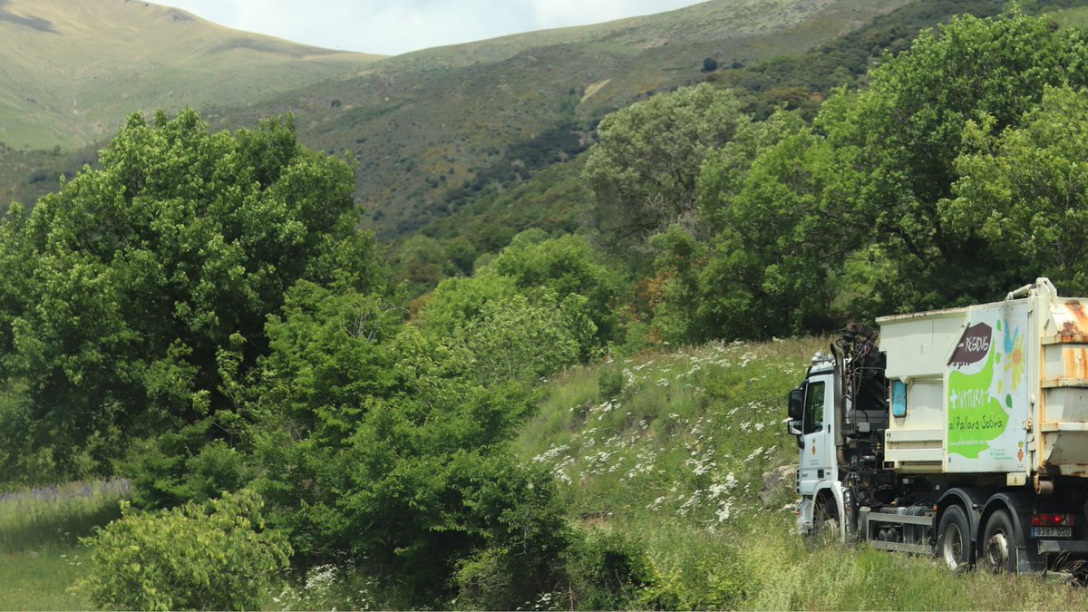 OFERTA LABORAL: recollida de residus municipals per l'estiu 2024.      
T'interessa? 
Fes una instància genèrica al Consell Comarcal amb:
- Currículum
- Fotocòpia del carnet de conduir (si es disposa)
Convocatòria completa i servei d'instàncies a pallarssobira.cat