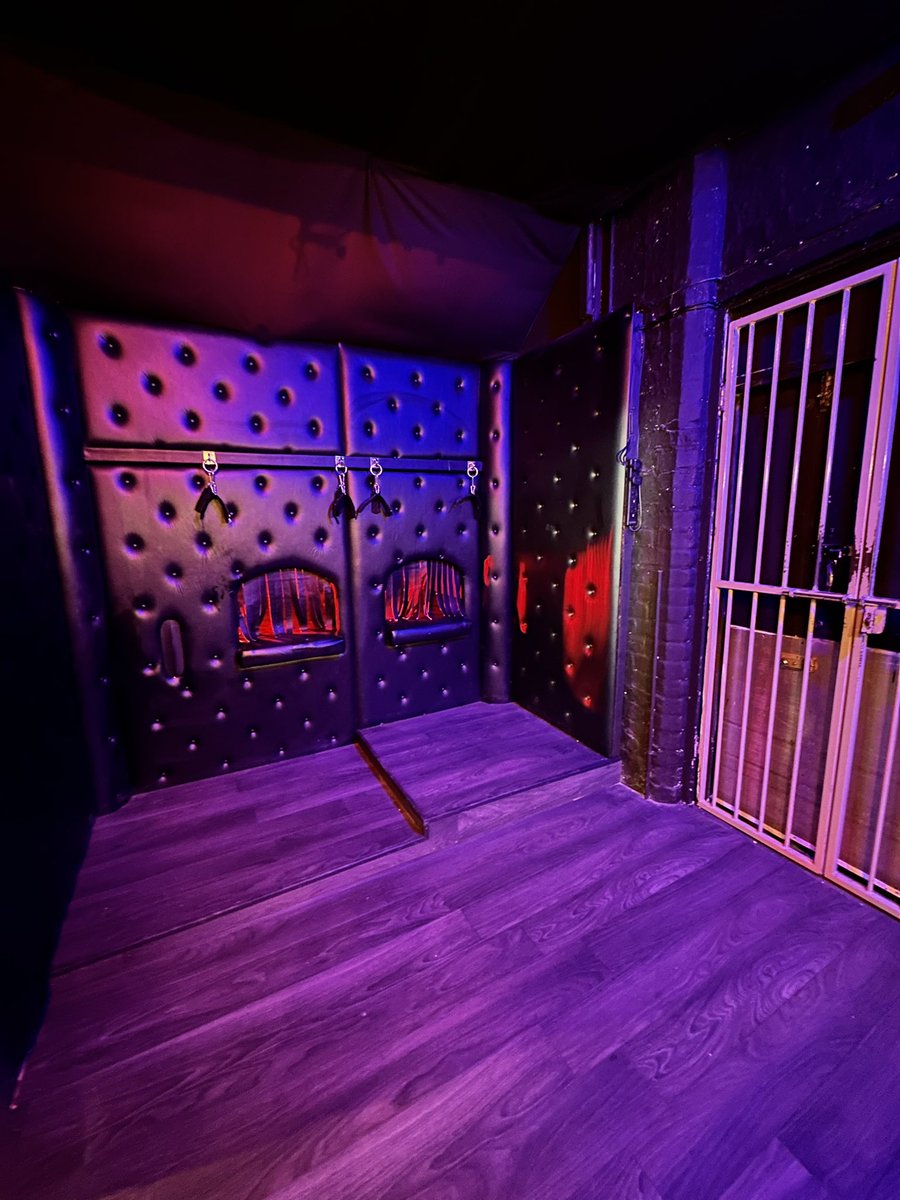 The new set at the studio. all your content creators out there don't miss shooting in this exciting new set. "THE CASTLE MEETS THE FURNESS #Femalegloryhole #gloryhole