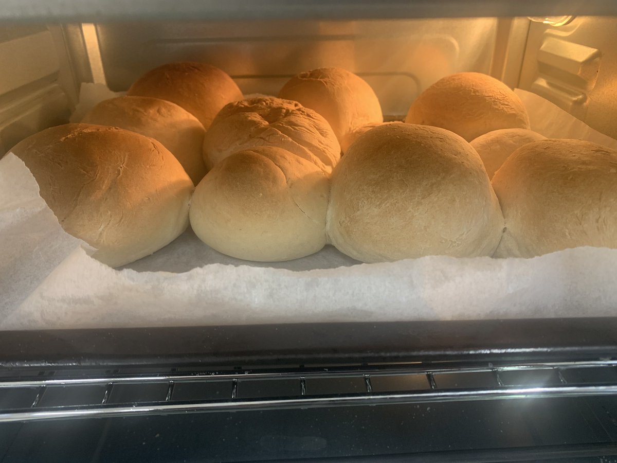 mrupx_'s tweet photo. This half term in Design &amp; Technology our Y3 students have been busy baking their very own bread! 🍞👨‍🍳 They've applied their mathematics skills to measure ingredients and have mastered the techniques of mixing, kneading, and rolling the dough. 📏⚖️ @thePA_CT #YoungBakers #STEM https://t.co/yP2v12jvQp