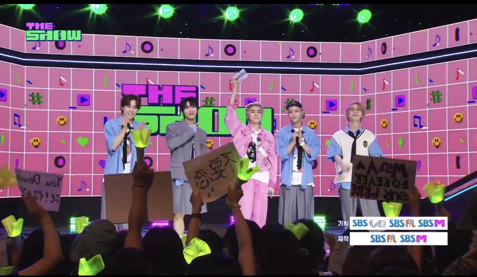 dbk1ss's tweet photo. weishennies bond with wayv is so special bc what other fandom would stay dedicated to their favs for a 2 yr long hiatus where it truly felt never ending. and now we get to see them get their 1st win my visions you are so loved and cherished 🥹🫶🏽 

#WayV_1stWin
#GiveMeThat1stWin https://t.co/AuGWQnT0gb