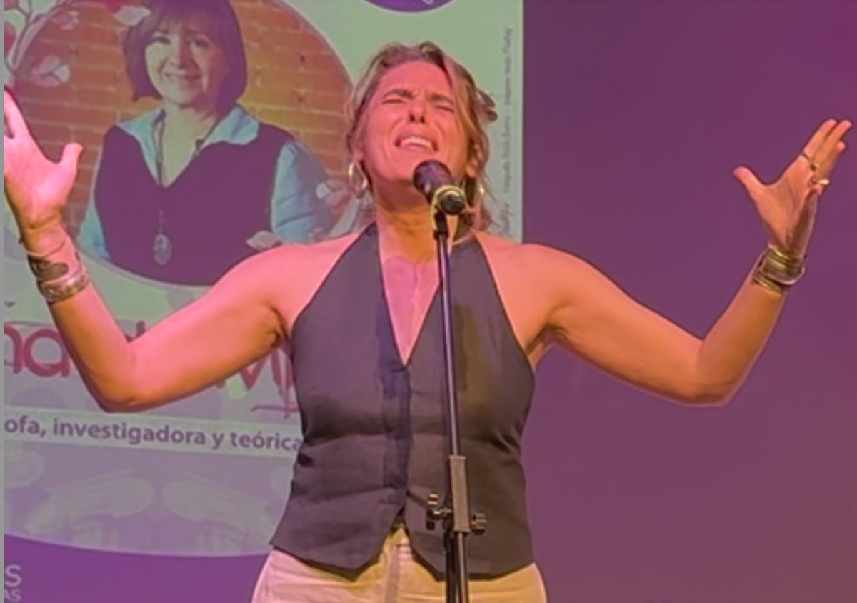 Maravilloso texto de Celia Marqués Amorós sobre <a href="/lpastormusic/">Lourdes Pastor Music</a>  "Cuando canta Lourdes Pastor oigo y veo un árbol y necesito inventarme el verbo “oiver” para contar lo que oigo y veo a la vez" mujeresenred.net/spip.php?artic… Recuperando <a href="/mujeresenred/">Mujeres en Red</a>